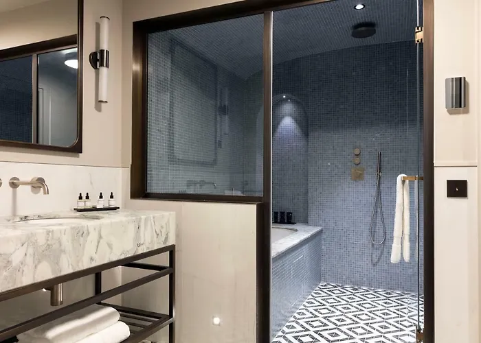 Les Jardins Du Faubourg & By Shiseido 5*