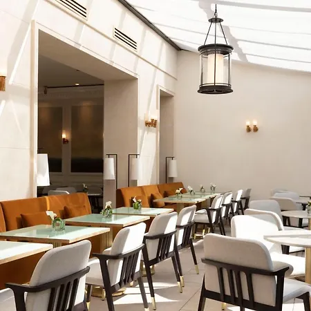 Hotel Les Jardins Du Faubourg & By Shiseido Parijs