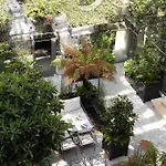 Les Jardins Du Faubourg & By Shiseido 5*