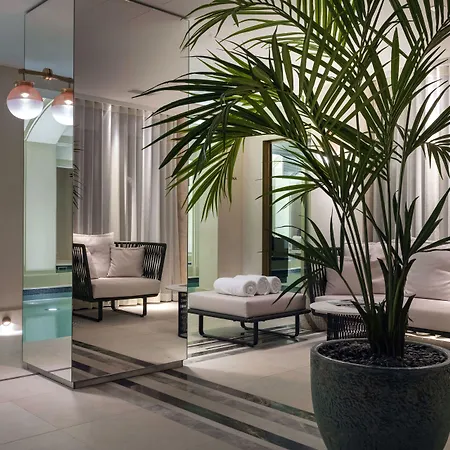 Les Jardins Du Faubourg & By Shiseido מלון 5*