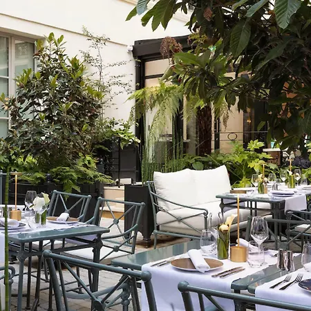 Les Jardins Du Faubourg & By Shiseido Parijs