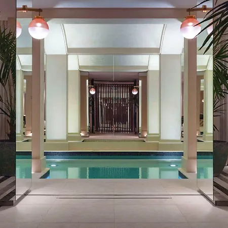 Les Jardins Du Faubourg & By Shiseido Parijs