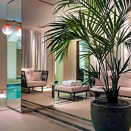 Hotell Les Jardins Du Faubourg & By Shiseido 5*
