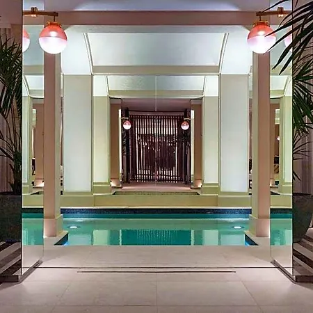 Hotell Les Jardins Du Faubourg & By Shiseido Paris