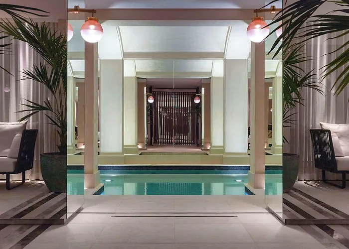 Les Jardins Du Faubourg & By Shiseido Parijs