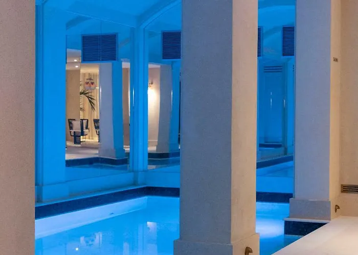 Les Jardins Du Faubourg & By Shiseido Hotel 5*