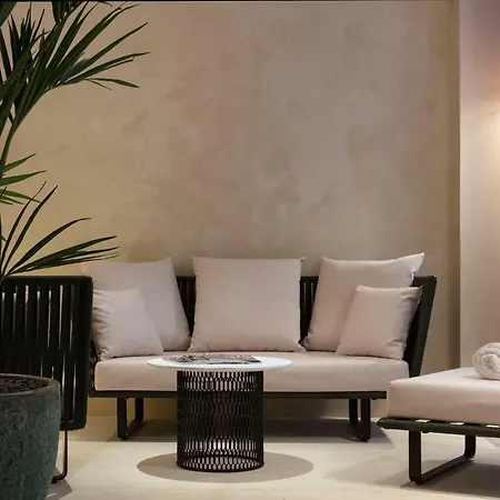 Les Jardins Du Faubourg & By Shiseido 5*