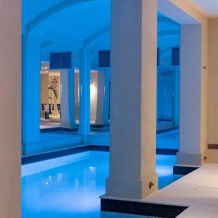 Les Jardins Du Faubourg & By Shiseido Hotel 5*